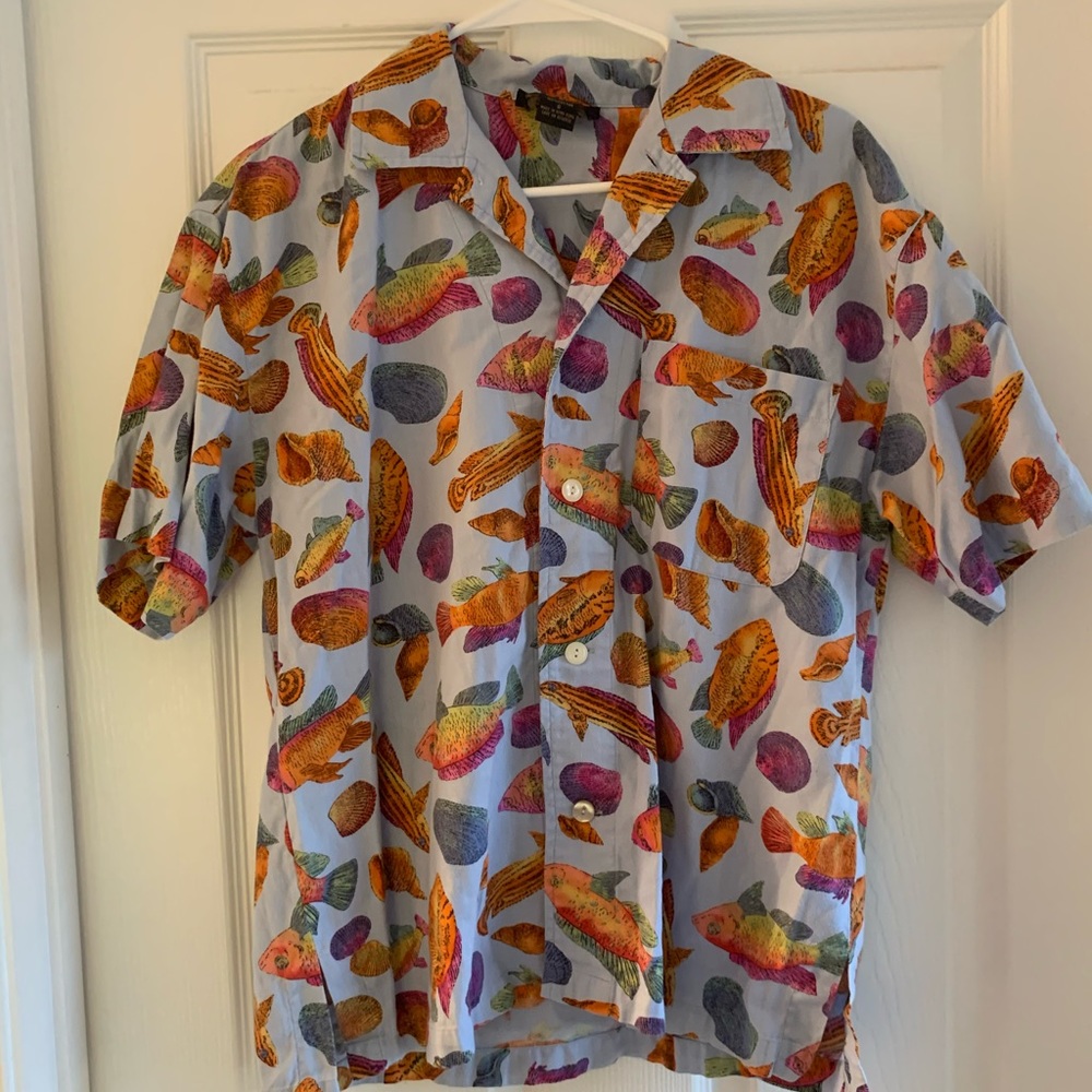 Fish pattern shirt, vintage style, no flaws